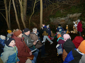 Waldadvent in der Fatima-Grotte (© Karl-Franz Thiede)